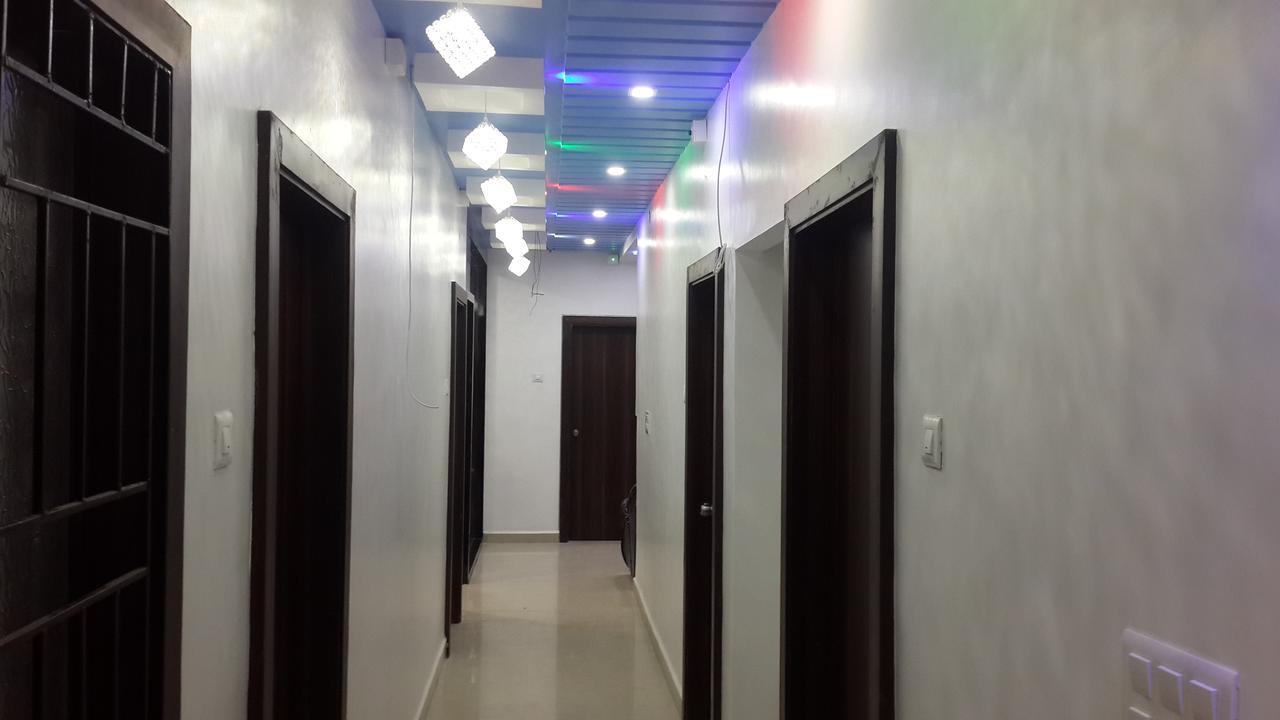 Hotel Holiday Era Opposite Railway Station Aurangabad  Bagian luar foto