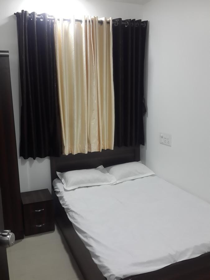 Hotel Holiday Era Opposite Railway Station Aurangabad  Bagian luar foto