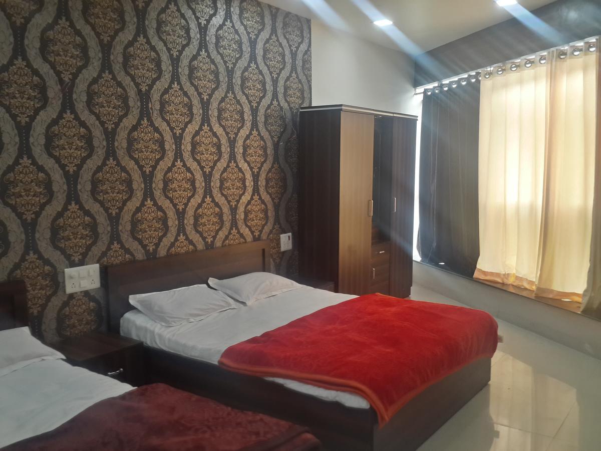 Hotel Holiday Era Opposite Railway Station Aurangabad  Bagian luar foto