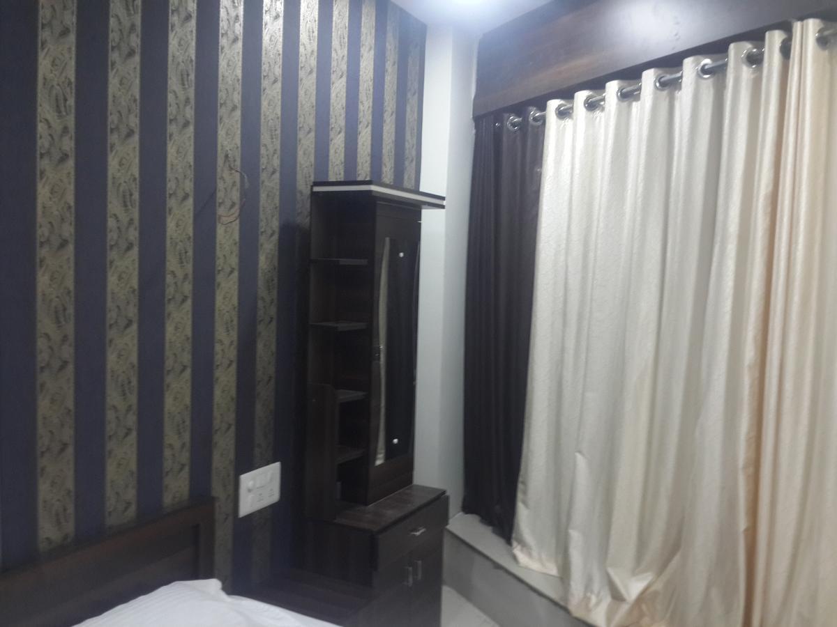 Hotel Holiday Era Opposite Railway Station Aurangabad  Bagian luar foto