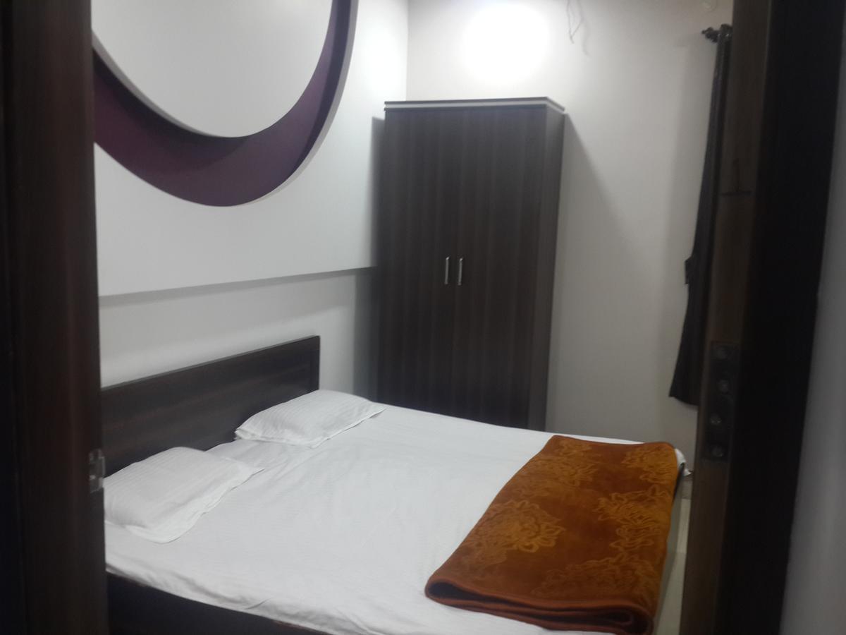 Hotel Holiday Era Opposite Railway Station Aurangabad  Bagian luar foto